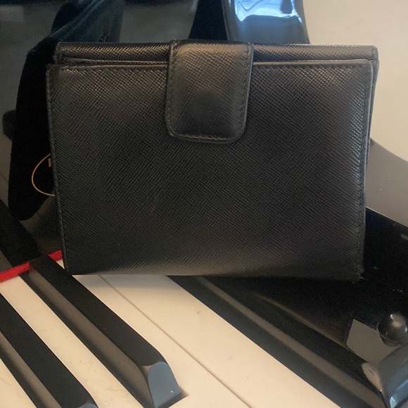 Prada Leather Wallet EUC - Picture 2 of 11
